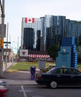  [Photo of downtown Ottawa] 