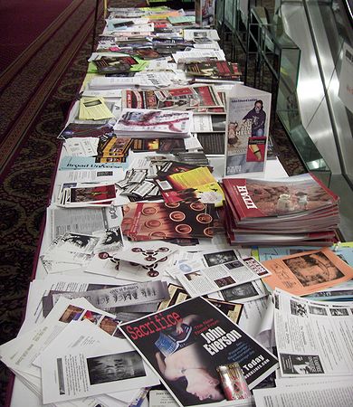 Photo: Table des gratuites